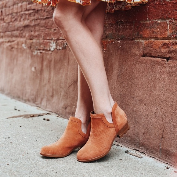 Sorel Lolla Suede Cut Out Booties Size 9.5 - Picture 5 of 10